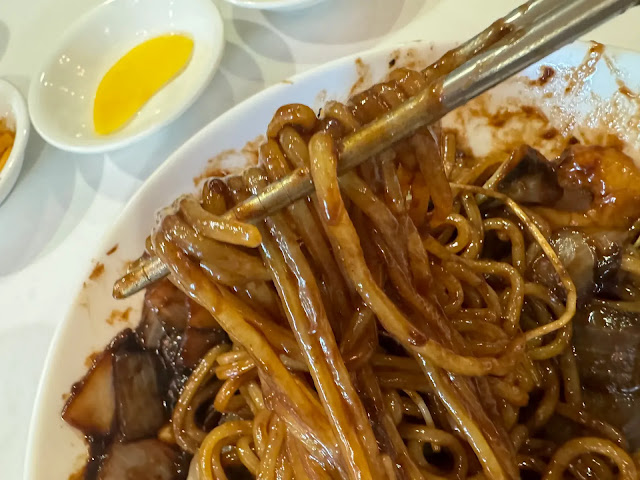 삼선짜장면-면발-타이트샷