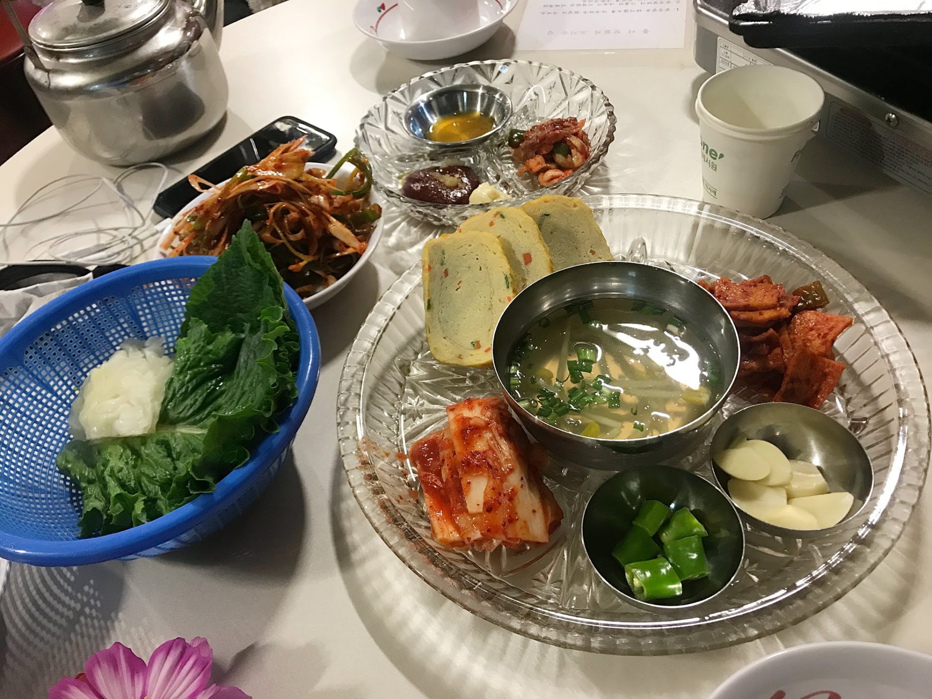 행진-상차림-풀샷