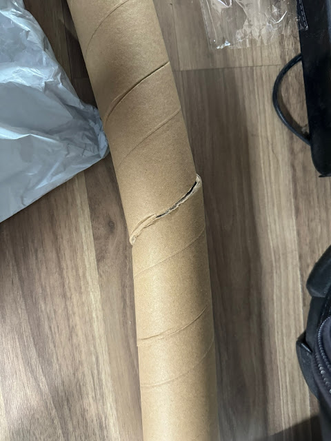 꺽인배송상자
