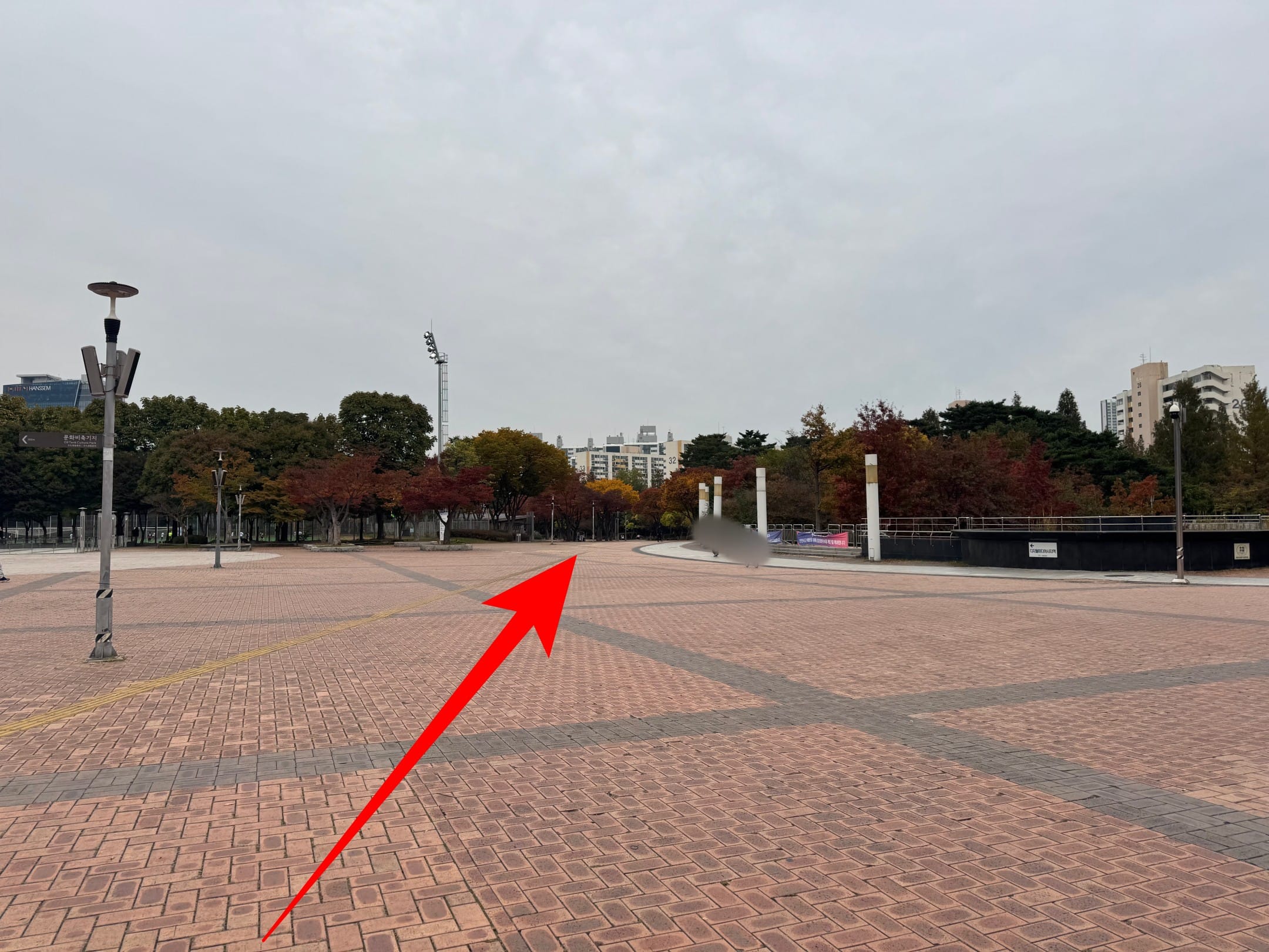 광장 둘레길 방향