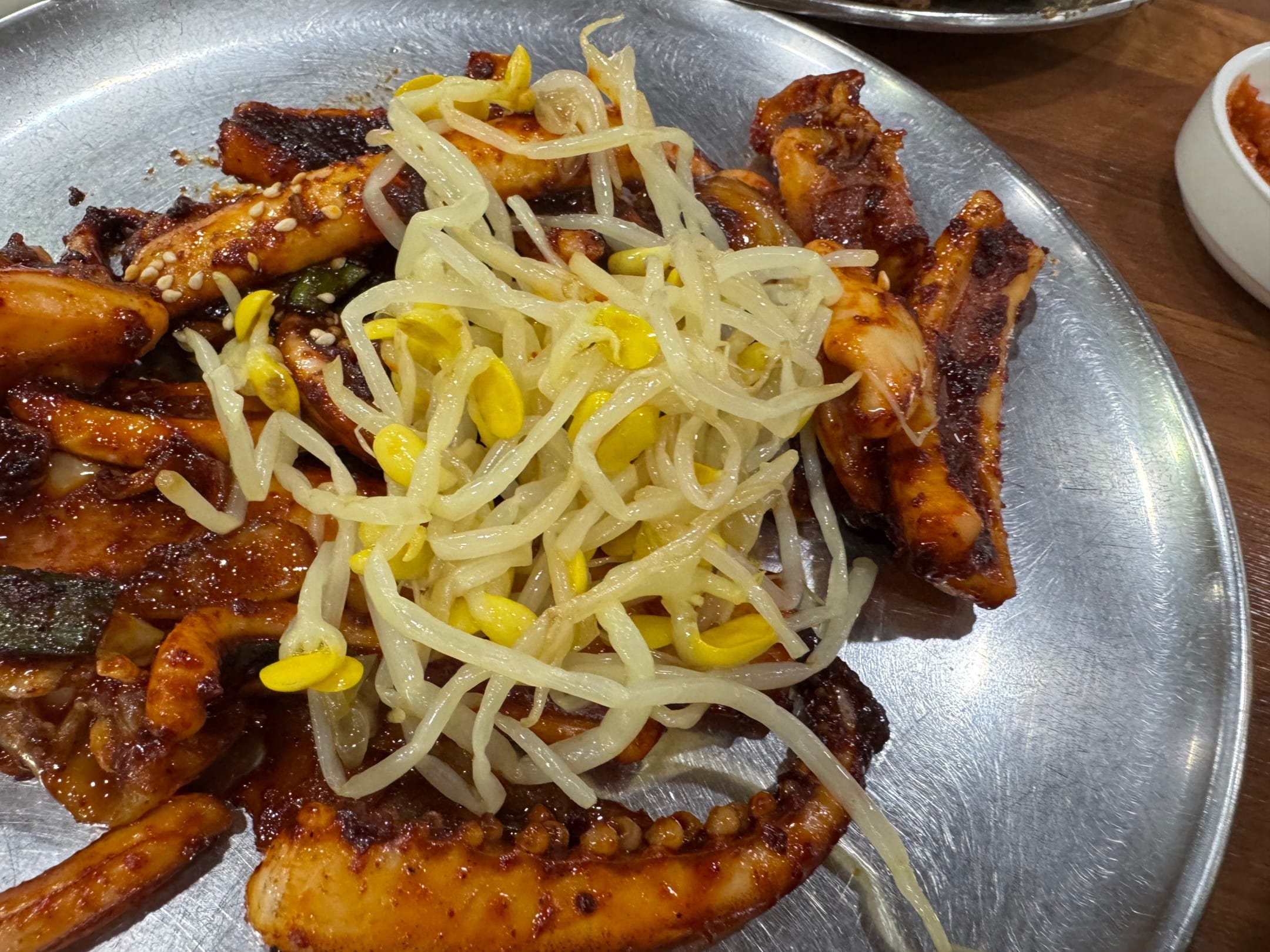 매운오징어 위에 콩나물
